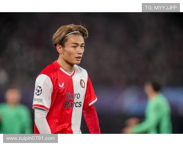 上田绮世梅开二度绝杀费耶诺德登顶荷甲射手王争夺战