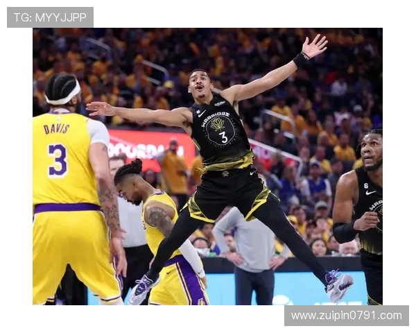 普尔表现稳定半场18分钟贡献14分助力球队进攻